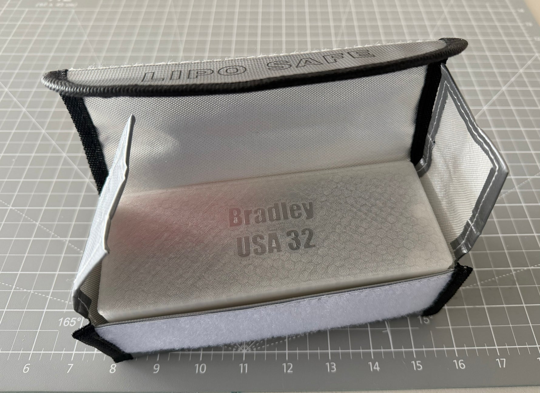 DF95 Battery/Charger Travel Box
