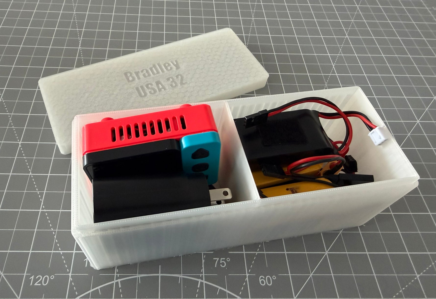 DF95 Battery/Charger Travel Box